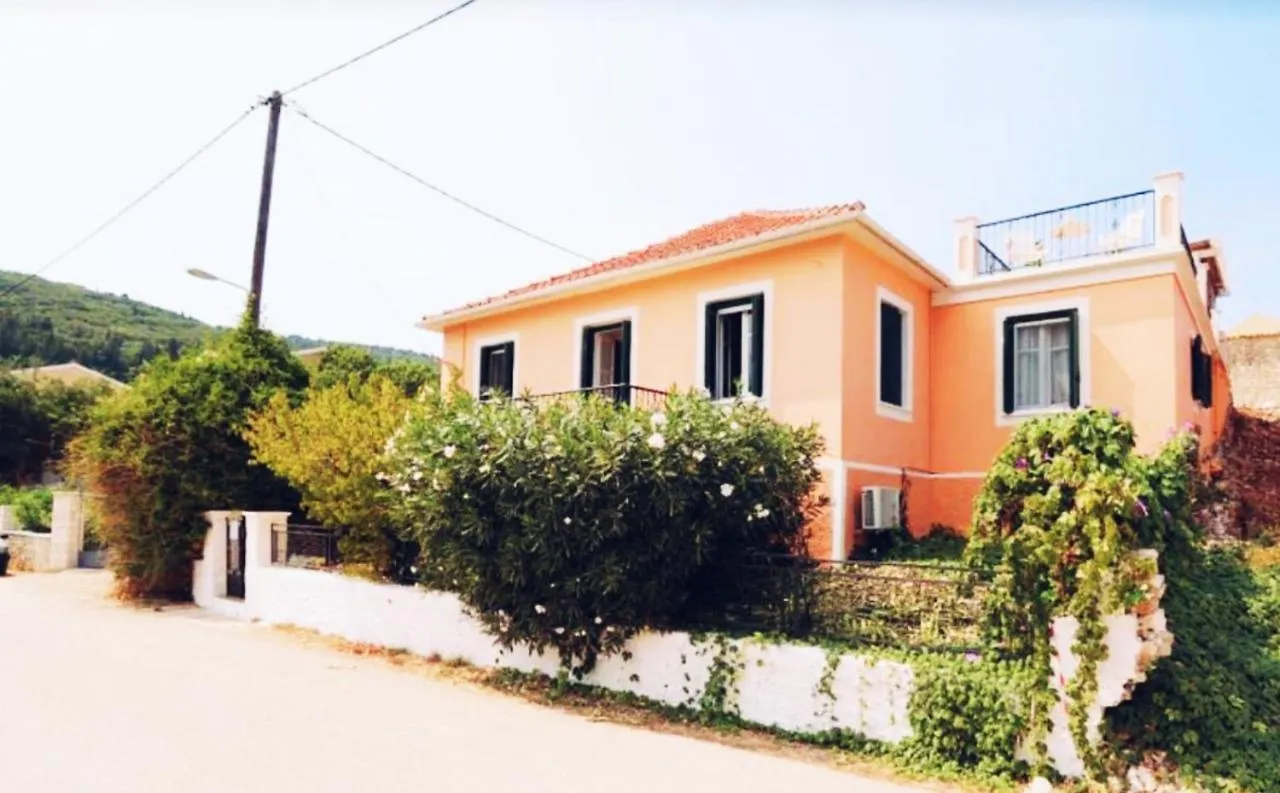 Дом отдыха Villa Ireni Waterfont Фискардон